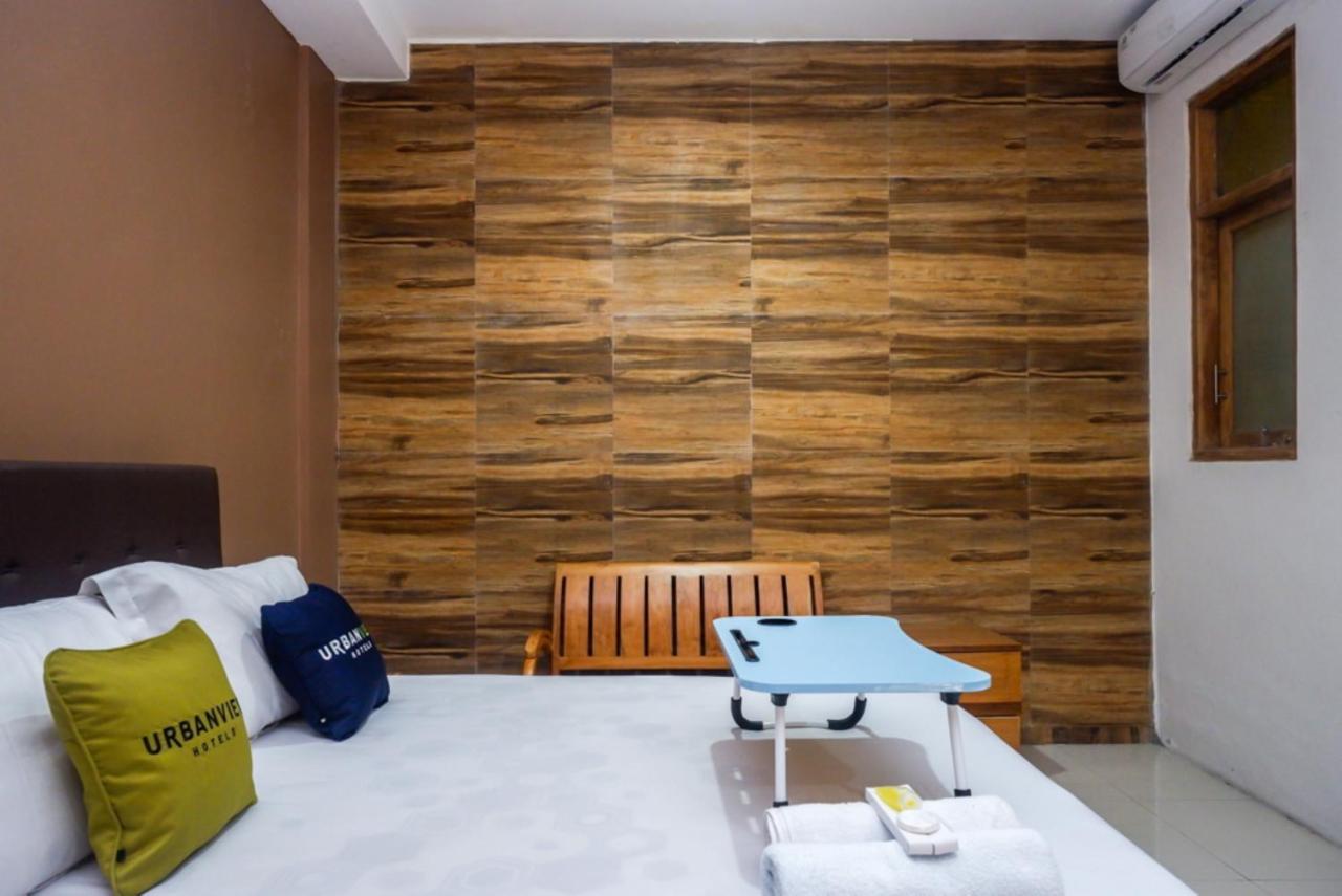 Urbanview Hotel Blok O International By Reddoorz Baturetno Exterior photo